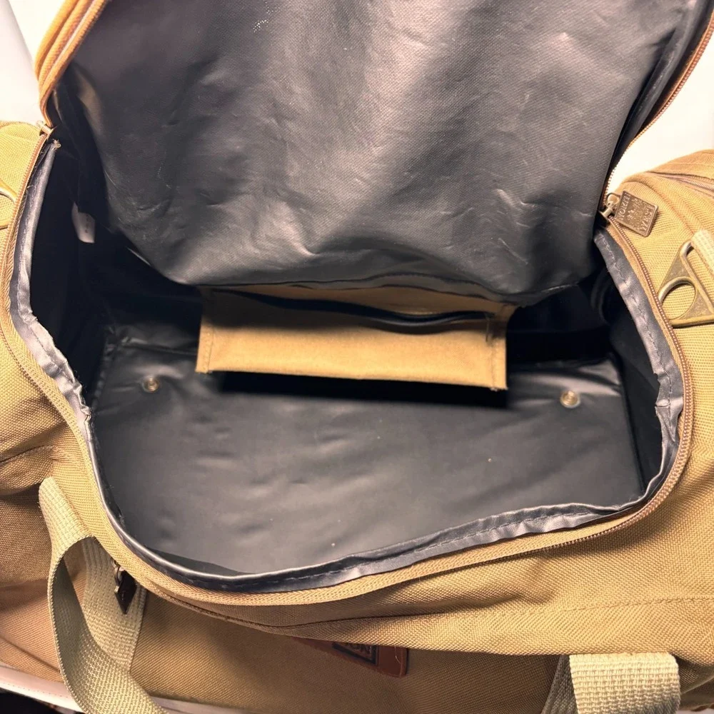 Leed's North West Weekender Brown DUFFLE Gym Travel Bag 5‎ Zippered Compartments